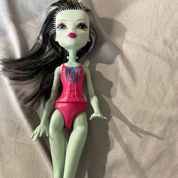 Monster High Basic Frankie Stein Monster High Basic Frankie Stein - Picture 1 of 2